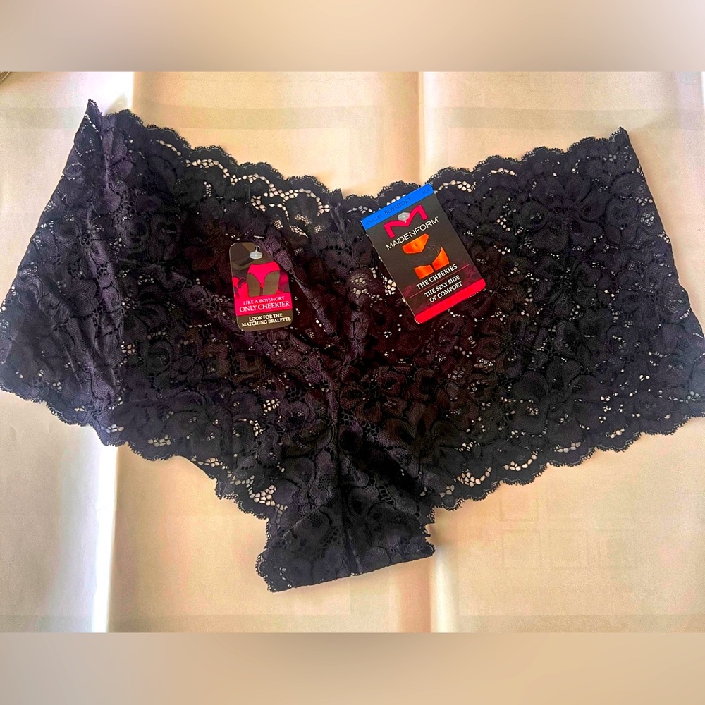 Maidenform The Cheekies Black Lace Boyshort